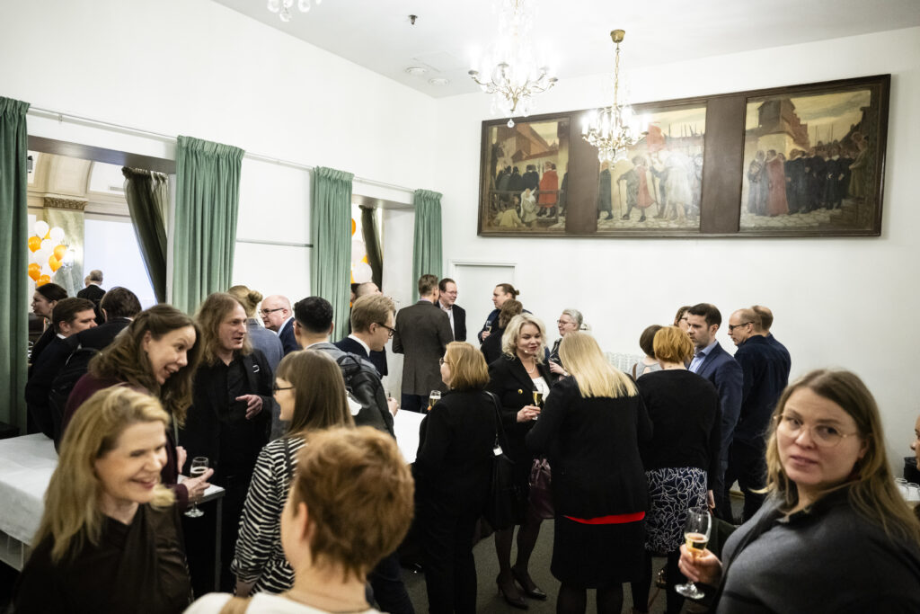 Juhlaseminaariin osallistui noin 80 kutsuvierasta.