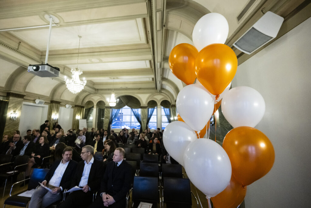 Datahuoneen 1-vuotisjuhlaseminaari järjestettiin 30. tammikuuta 2024 Rake-salissa Helsingissä.